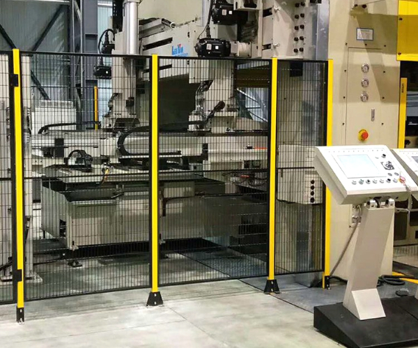 定制鋁型材隔離圍欄,鋁型材加工廠如何報價.jpg 定制鋁型材隔離圍欄,鋁型材加工廠如何報價.jpg